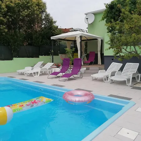 Family-friendly With Swimming Pool - 24352 Appartement